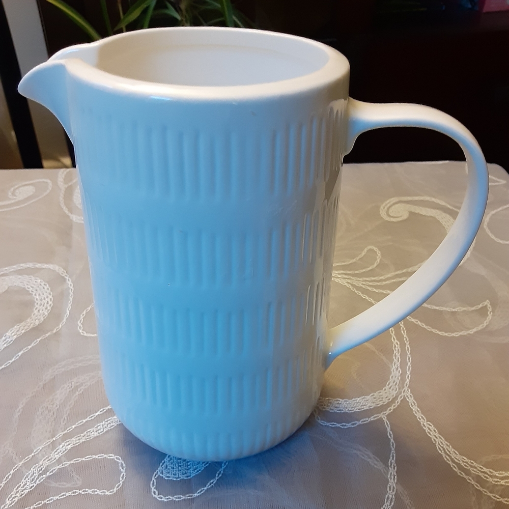 bread + butter White Porcelain Pitcher/Creamer Strenthened Porcelian OSLO